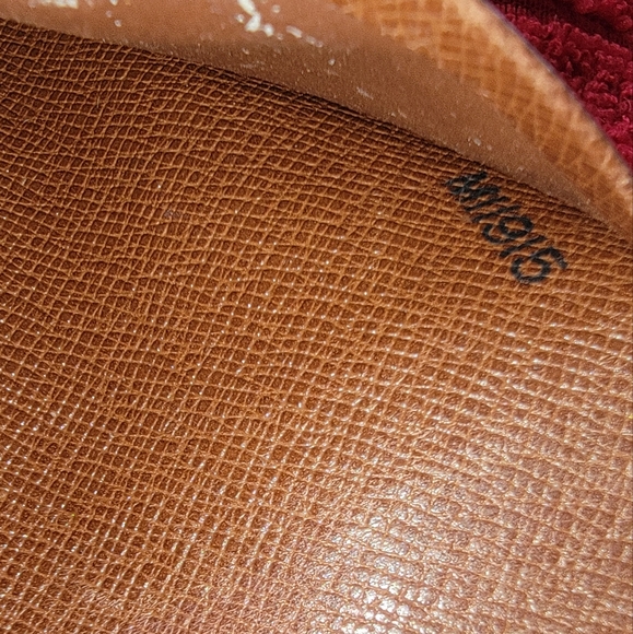 Louis Vuitton Wallet - Picture 13 of 15